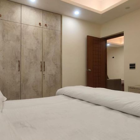 Villa In Vrindavan, Hare Krishna M Kültér fotó