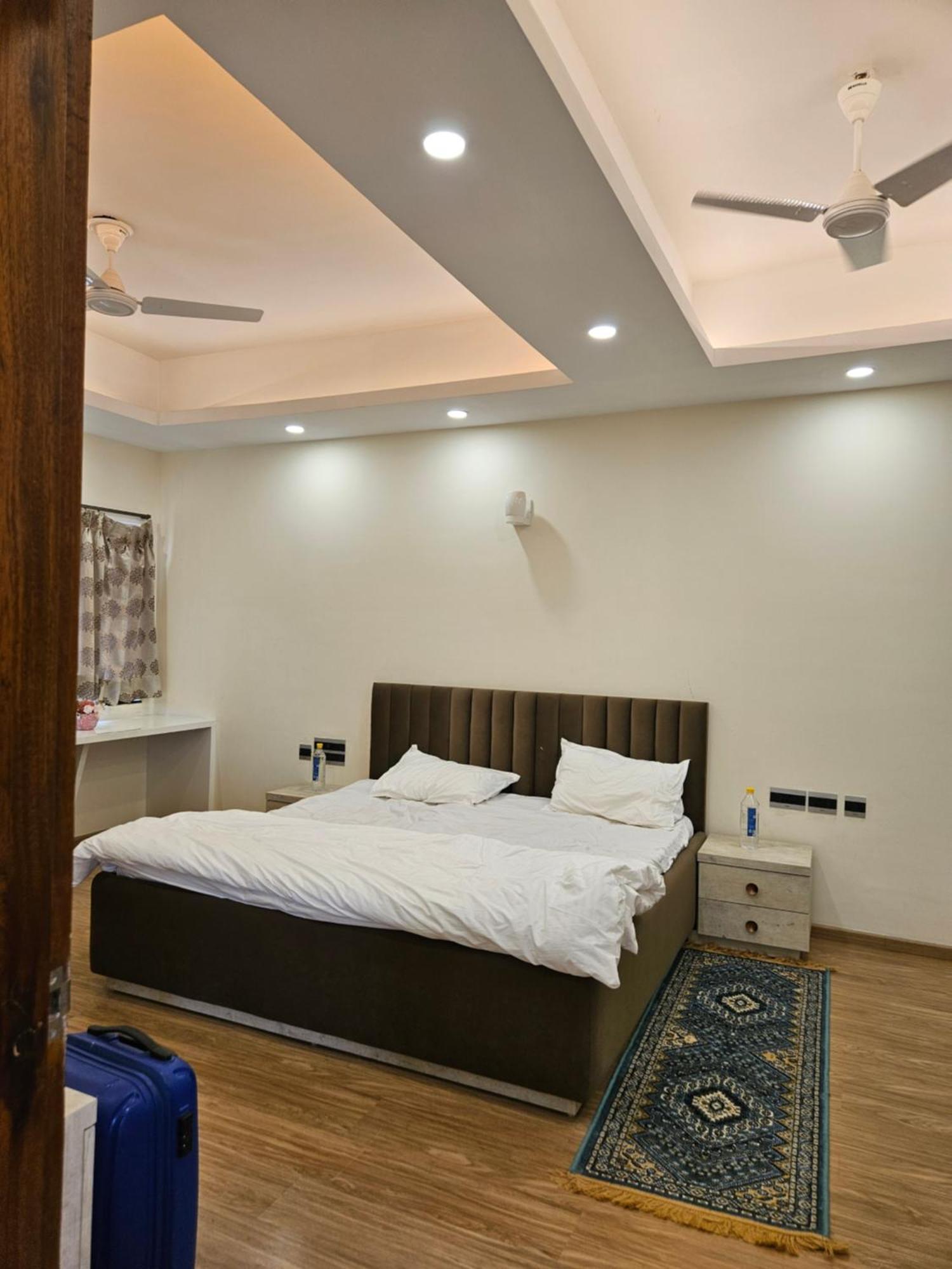 Villa In Vrindavan, Hare Krishna M Kültér fotó