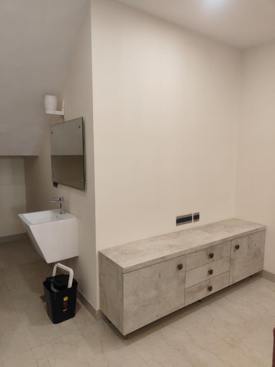 Villa In Vrindavan, Hare Krishna M Kültér fotó