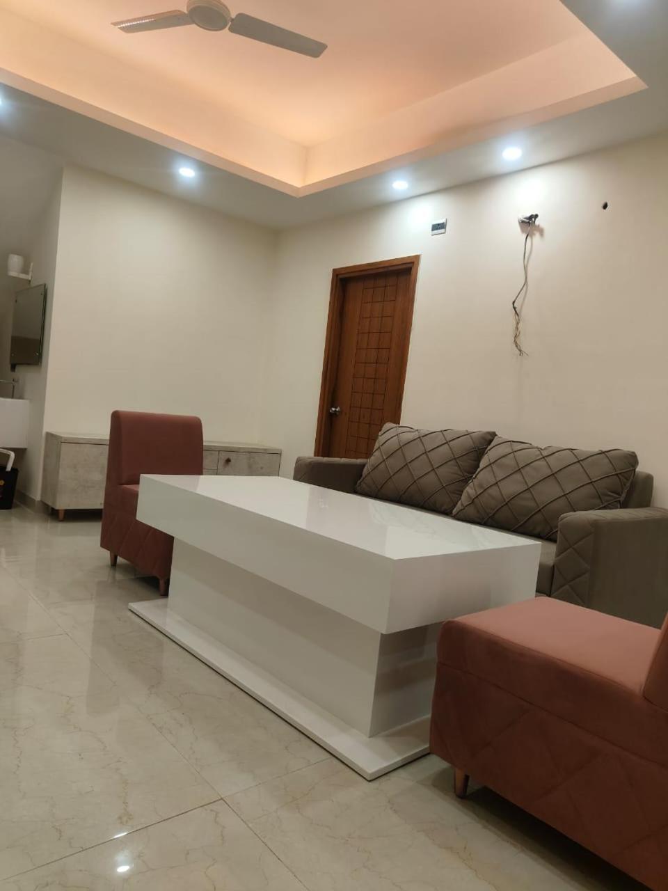 Villa In Vrindavan, Hare Krishna M Kültér fotó